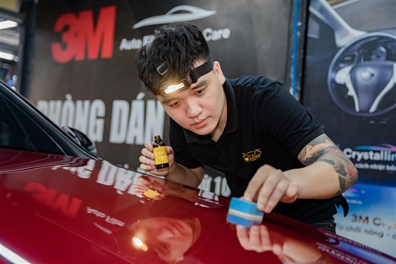 Phủ pha lê kính xe